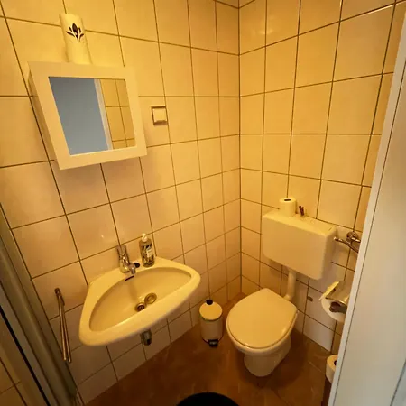 Ptivatzimmer Luschin Apartment *